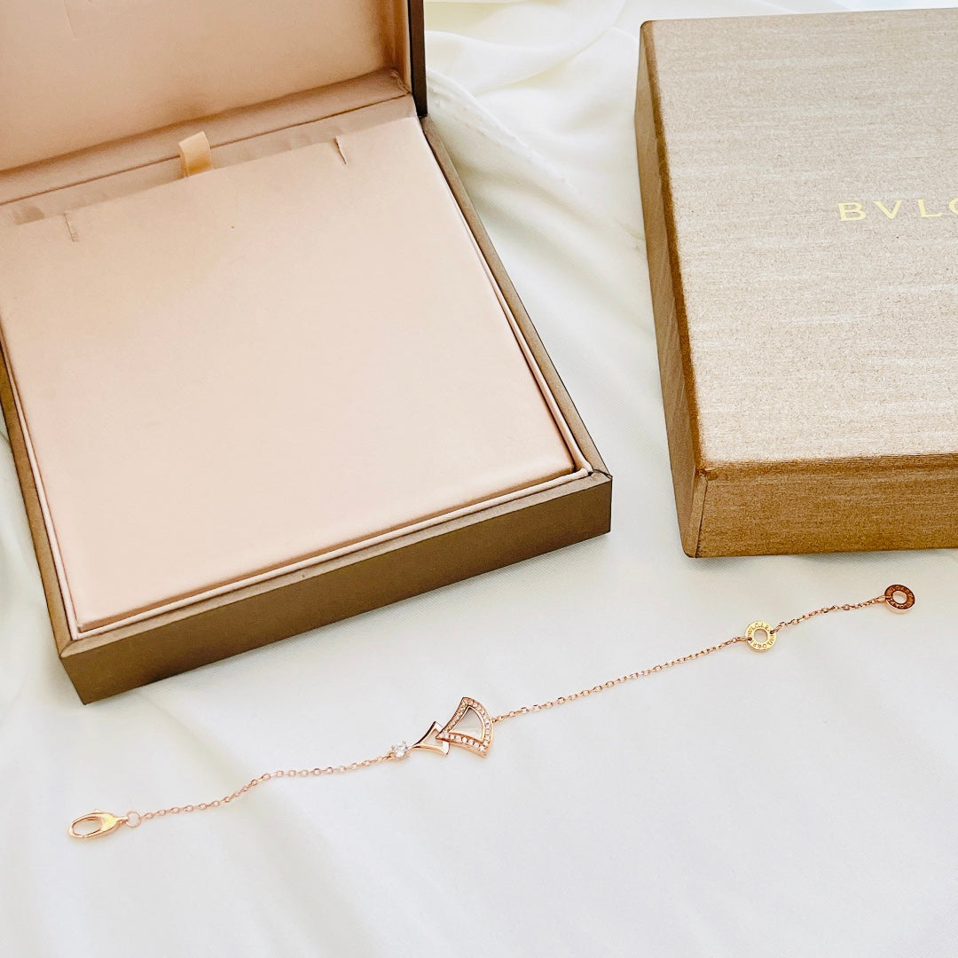 18K BVLGARI BV DIVAS' DREAM Pearl Bracelet