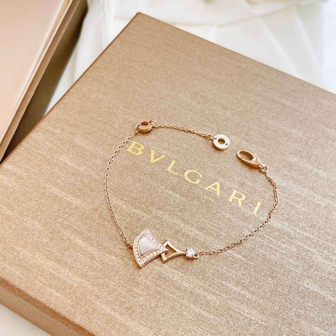 18K BVLGARI BV DIVAS' DREAM Pearl Bracelet