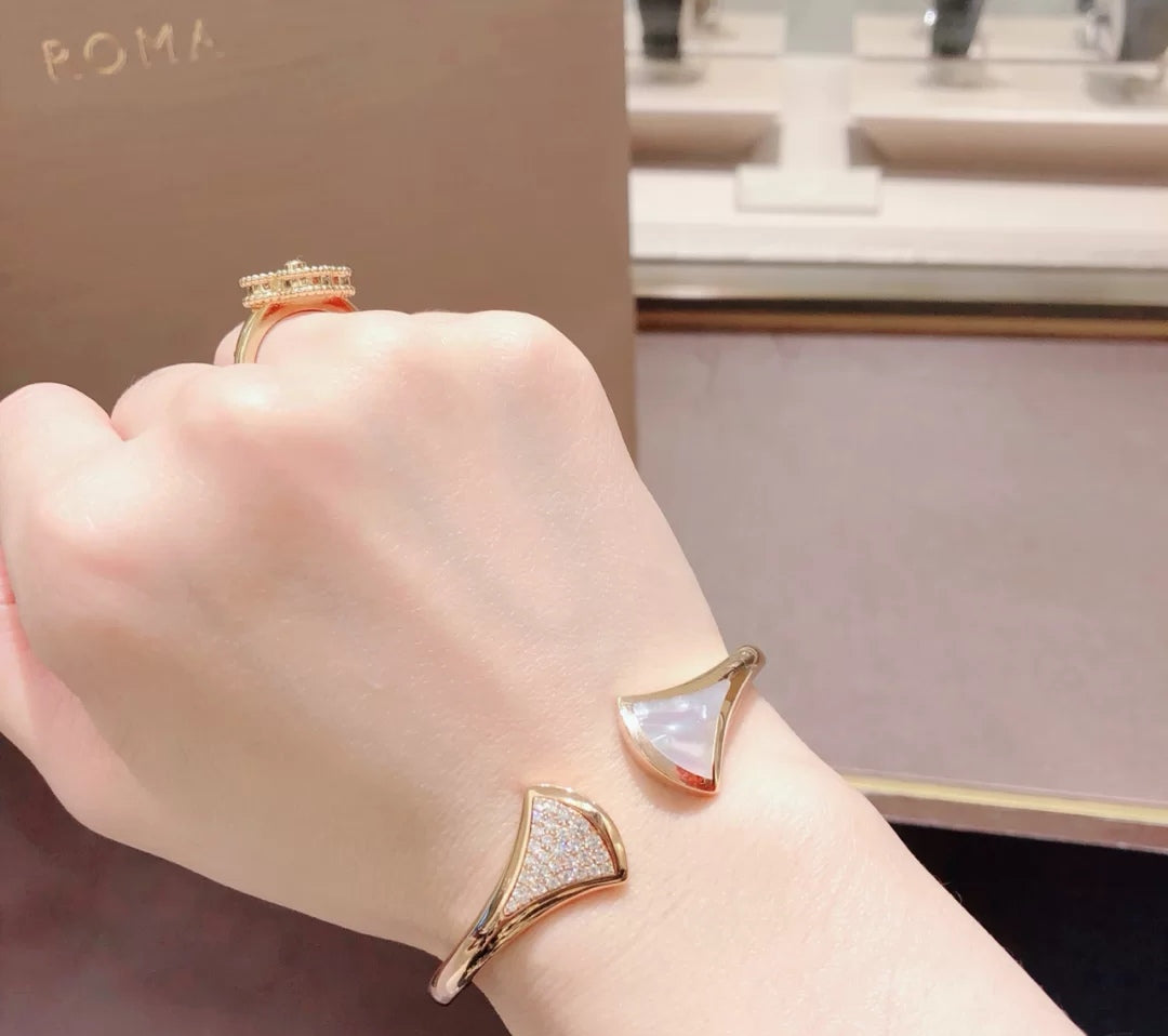 18K BVLGARI BV DIVAS' DREAM Bangle Bracelet