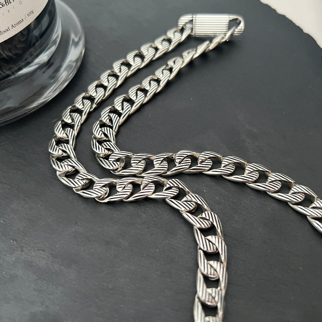 Gucci Logo Enamel Chain Necklace