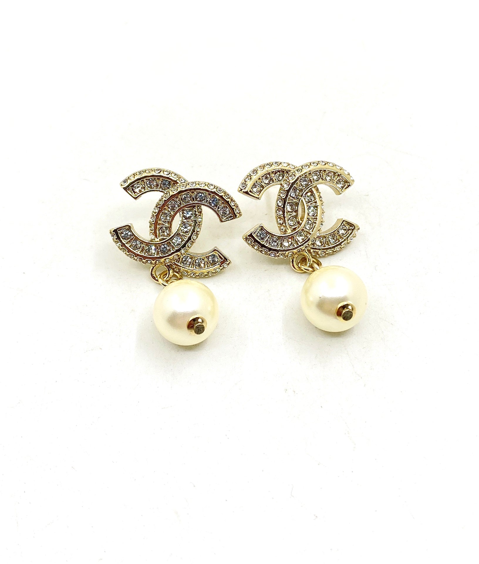 18K Chanel Pearls Earrings