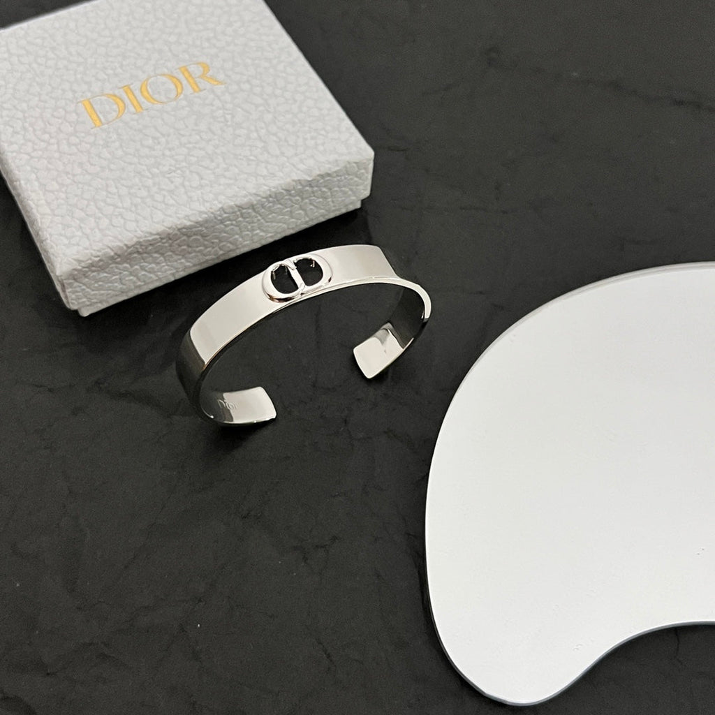 18K Dior Cuff Thin Bracelet