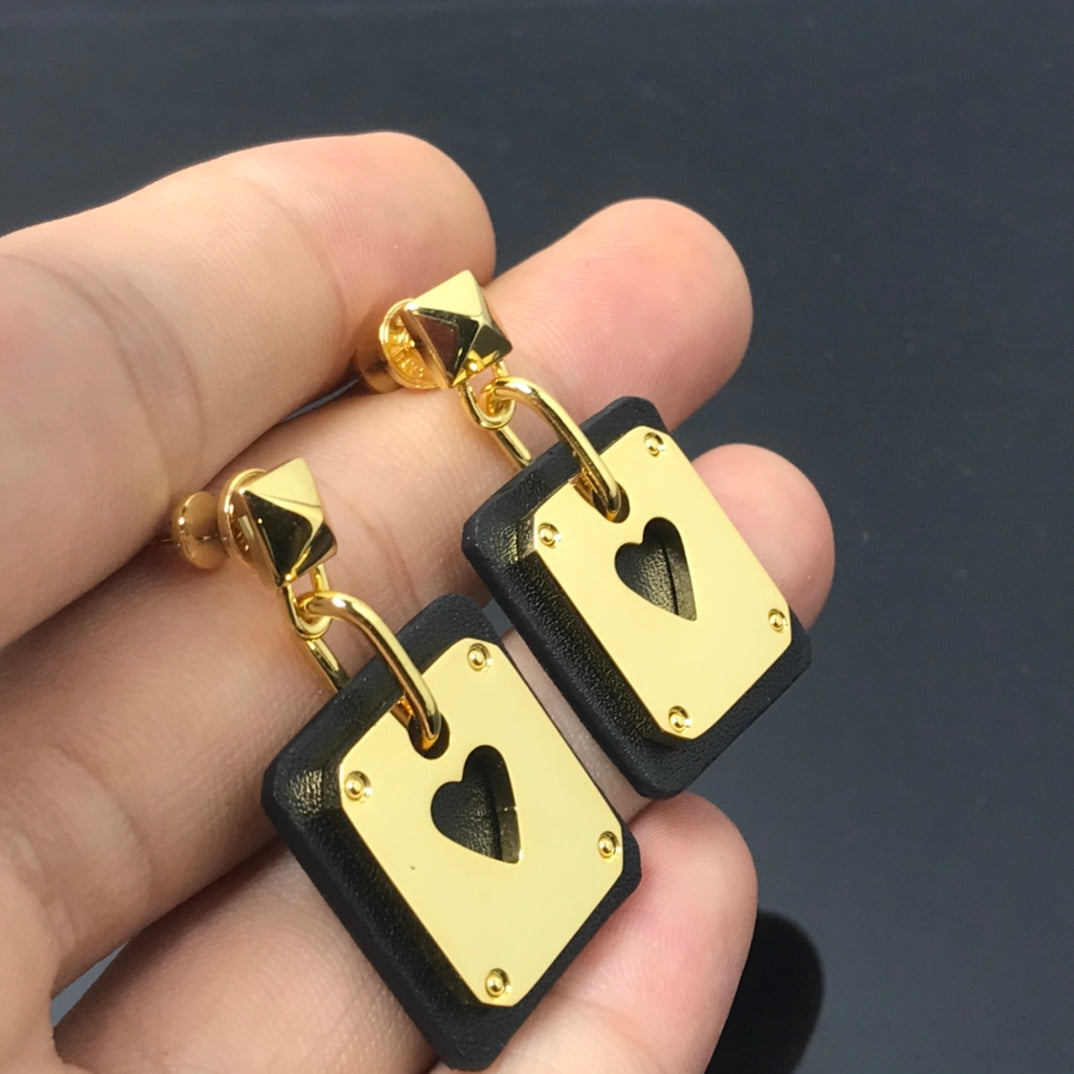 18K As De Coeur Black Hermes Earrings