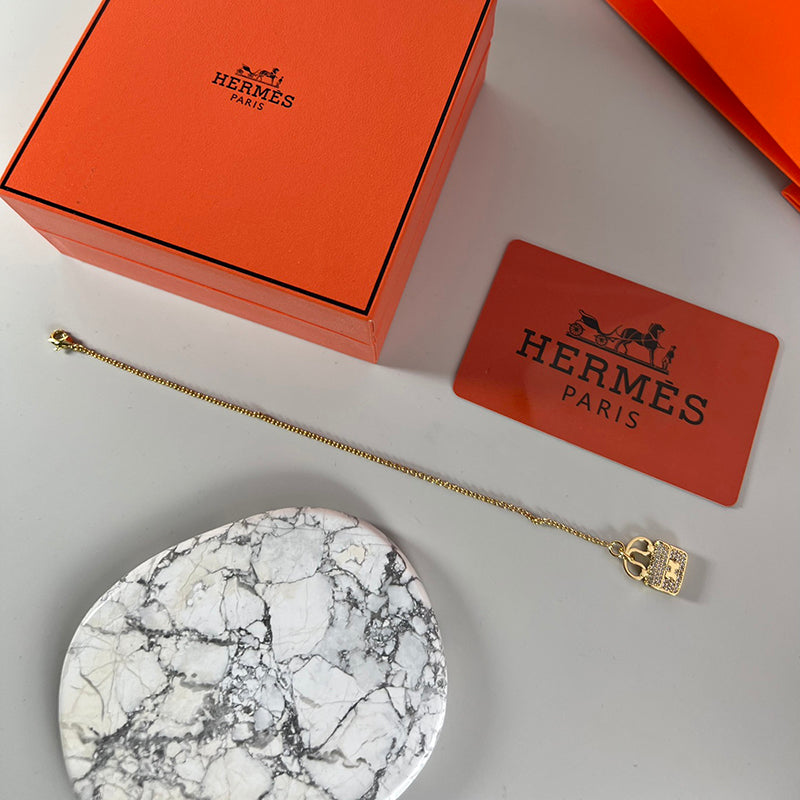 18K Amulettes Constance Diamond Hermes Bracelet