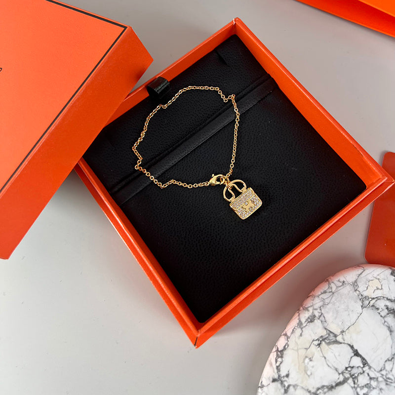 18K Amulettes Constance Diamond Hermes Bracelet