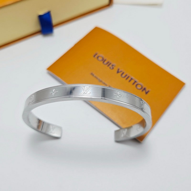 18K Louis Vuitton Monogram White Gold Bracelet