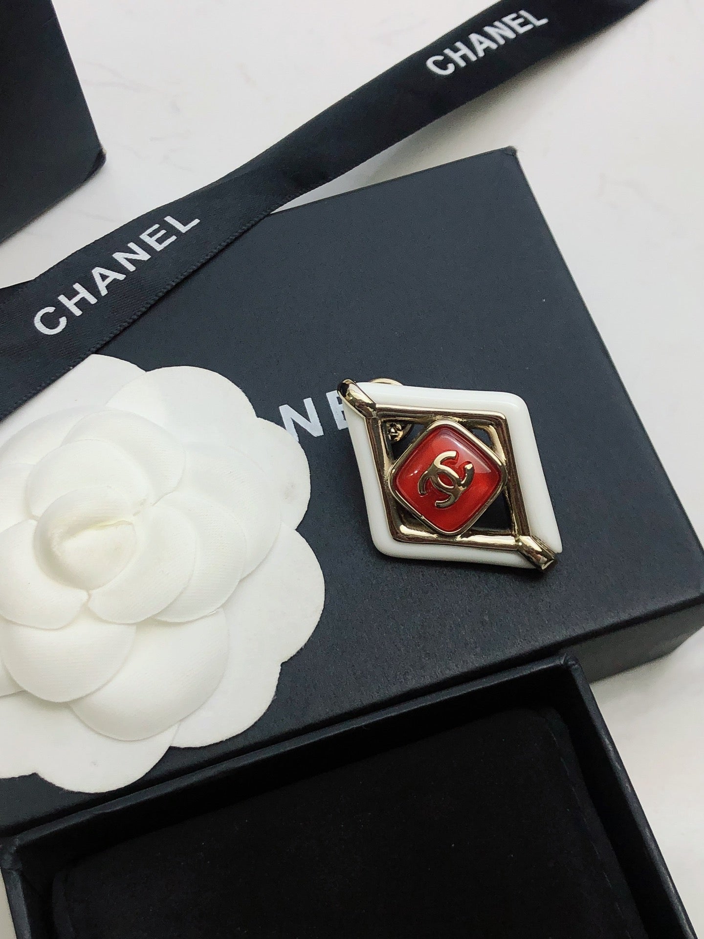 18K Chanel Rhombus Brooch