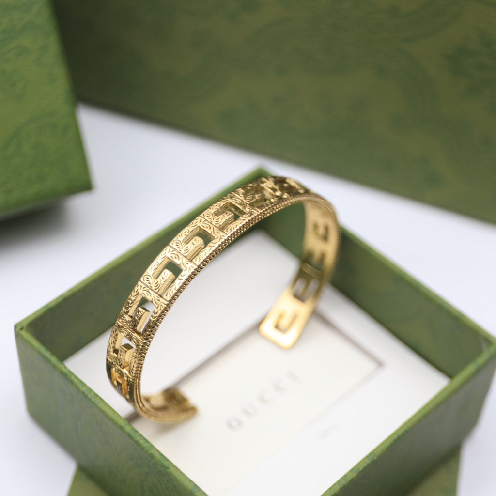 18K Gucci Cube Bracelet