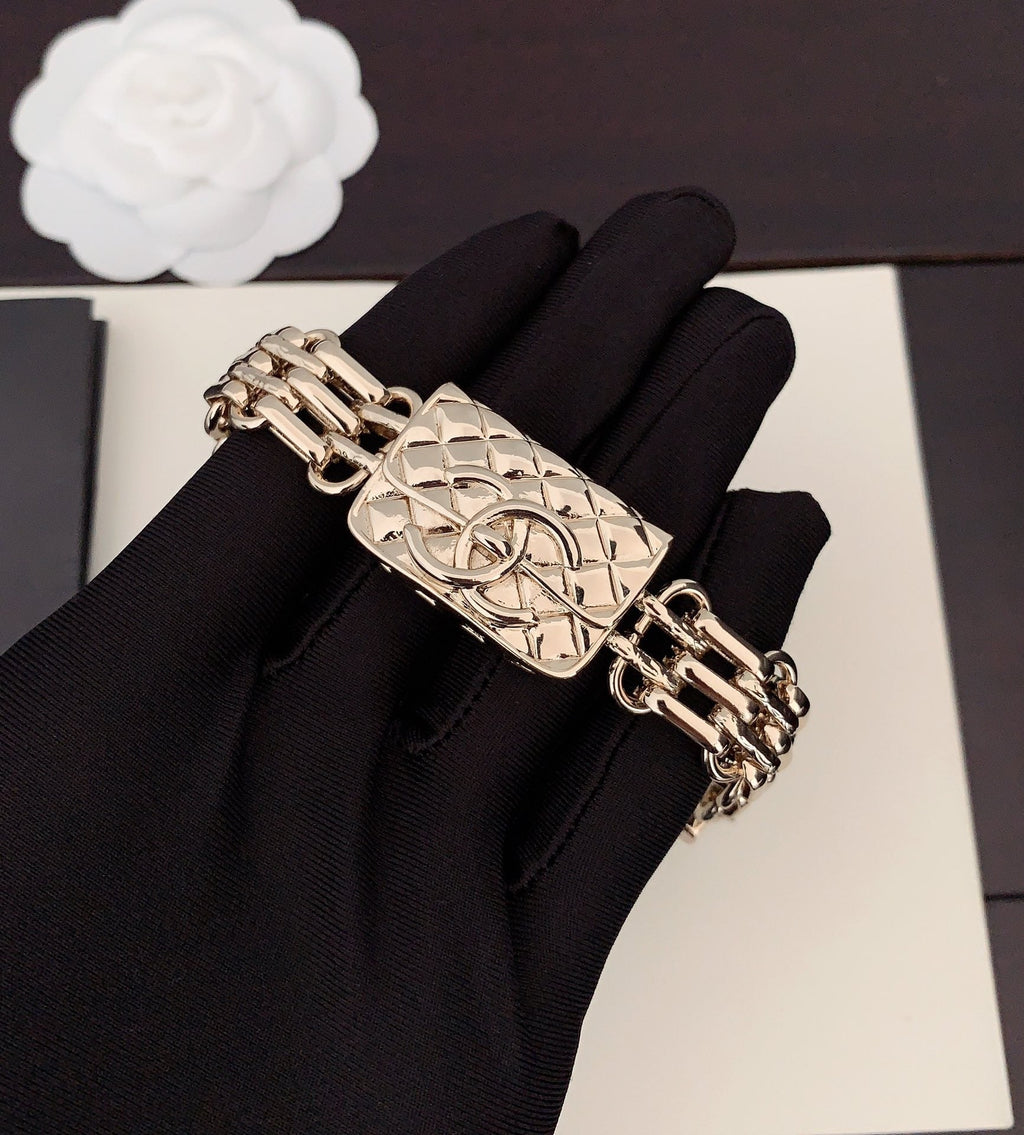18K Chanel Gold Chain Bracelet