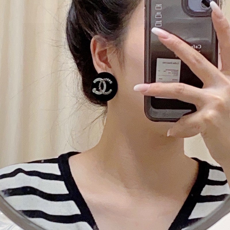 18K Chanel Black Earrings