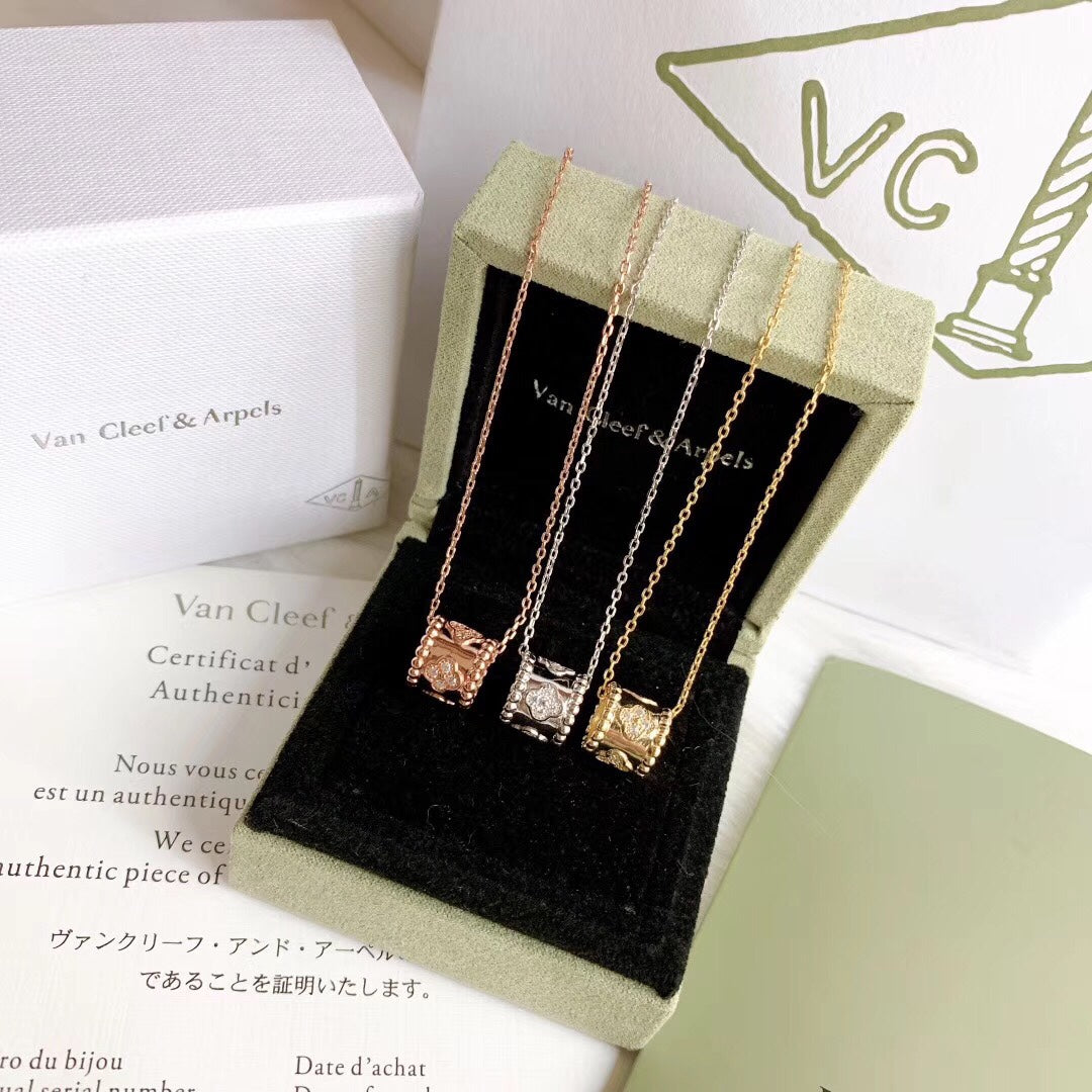 18K Van Cleef & Arpels Yellow Gold Perlee Clovers Pendant Necklace