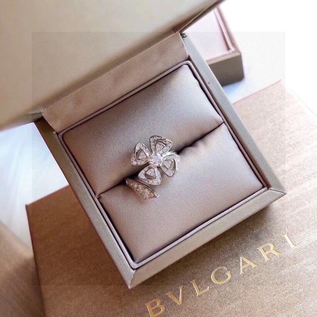 18K BVLGARI BV Fiorever Ring