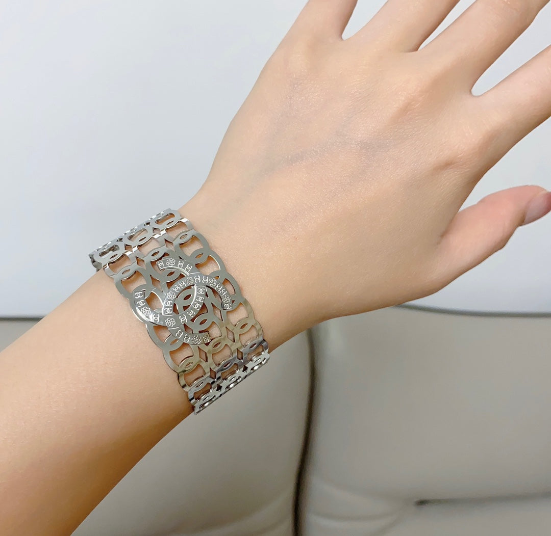 18K Chanel Vintage Cuff Bracelet