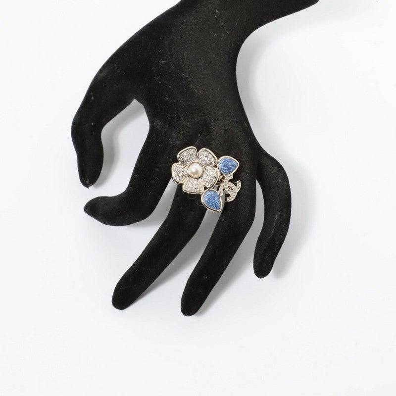 18K Chanel Camelia Blue Diamond Ring