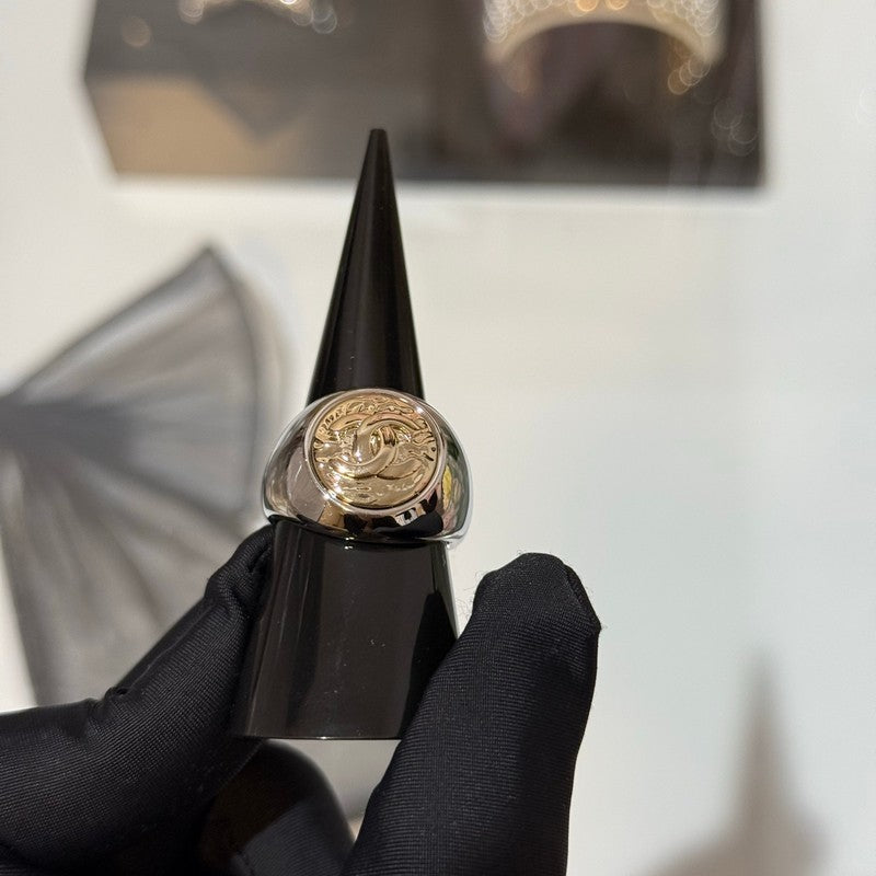 18K Chanel 25K Black Gold Heart Ring