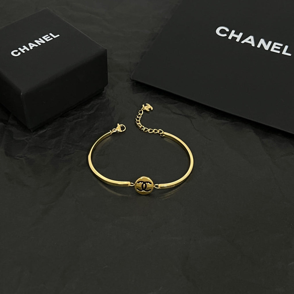 18K Chanel Vintage Bracelet