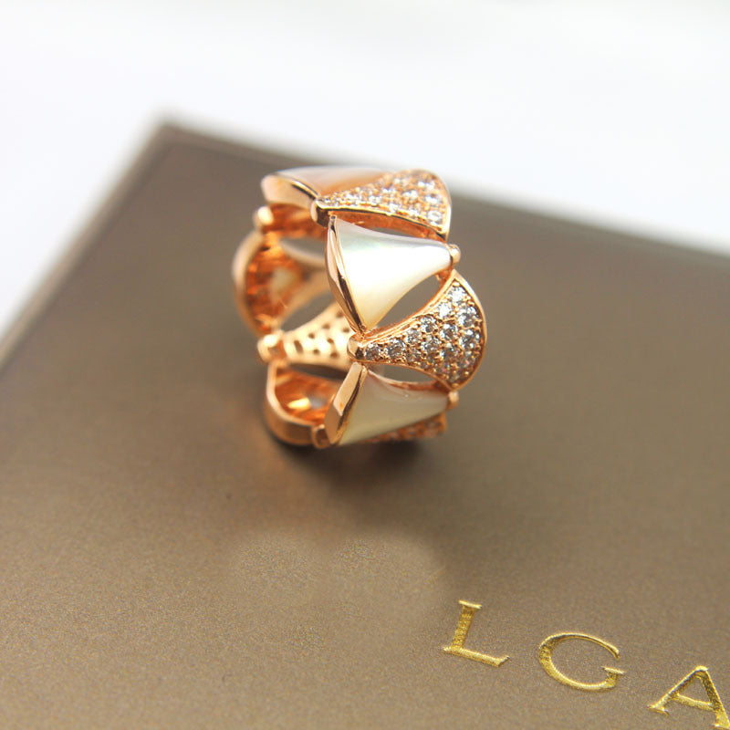 18K BVLGARI Divas' Dream Ring