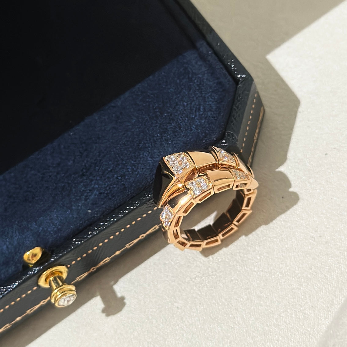 18K BVLGARI BV Serpenti Viper Black Ring