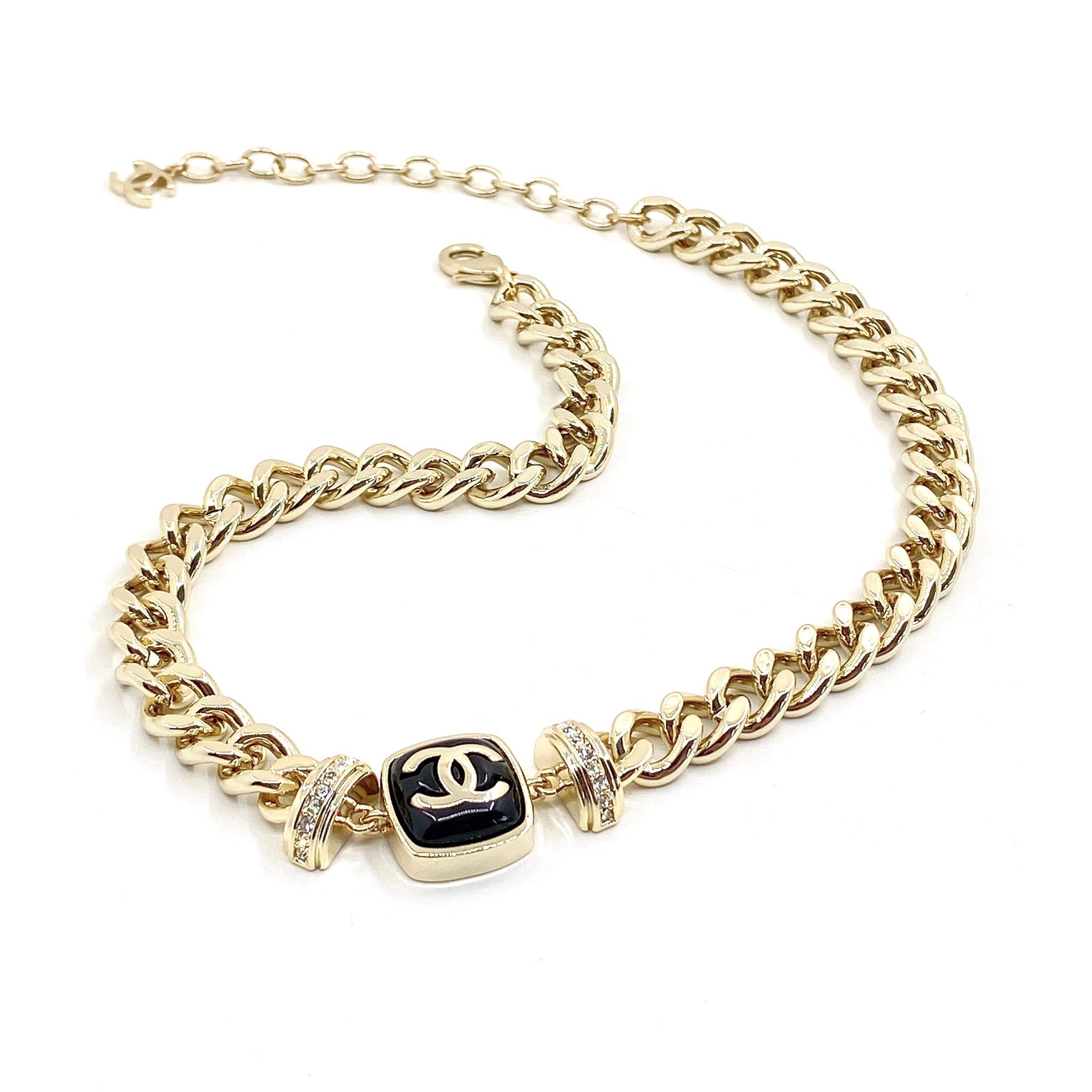 18K Chanel Diamonds Necklace