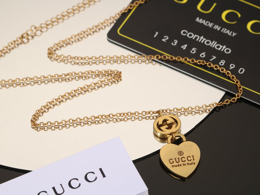 18K Gucci Heart Pendant Necklace