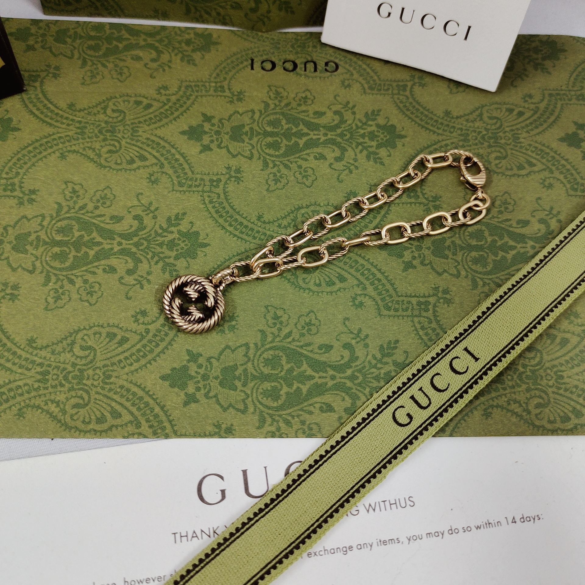 18K Gucci Striped Pendant Bracelet