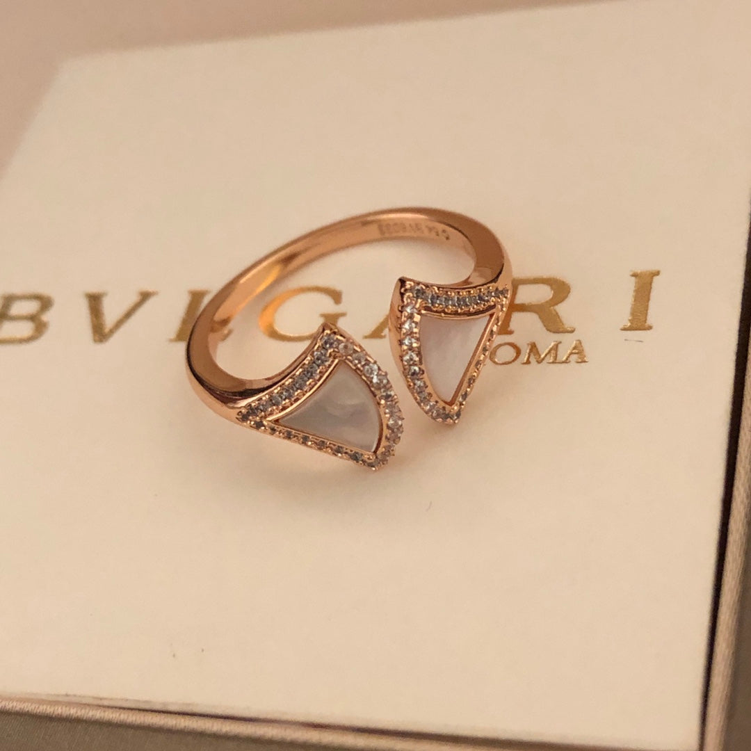 18K BVLGARI BV Divas' Dream Pearl Ring
