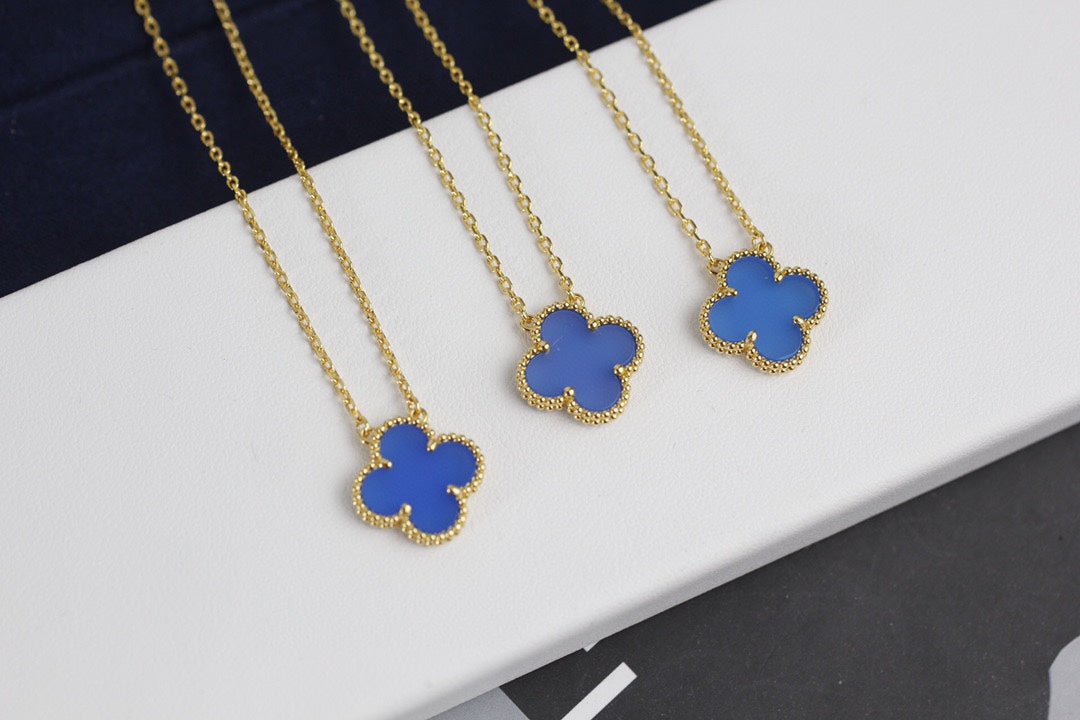 18K Van Cleef & Arpels Vintage Alhambra Agent Pendant Necklace