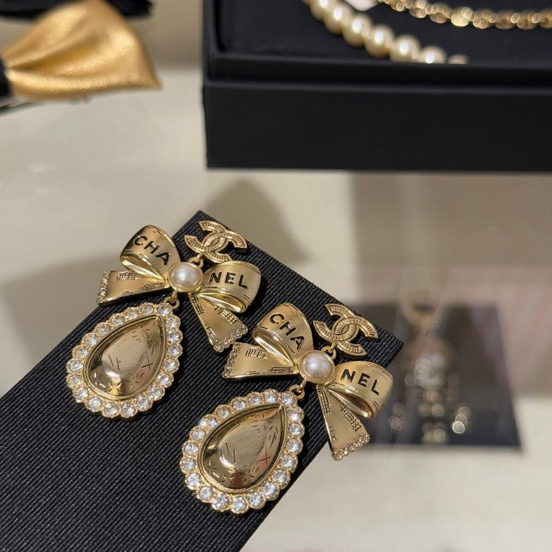 18K Chanel 25K Golden Bow Earrings