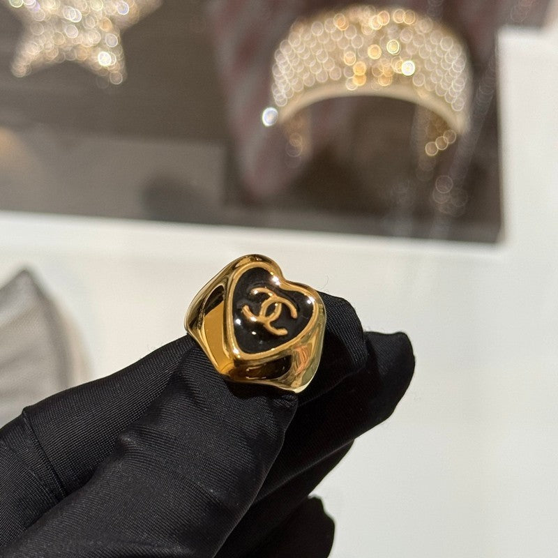 18K Chanel Black Gold Heart Ring