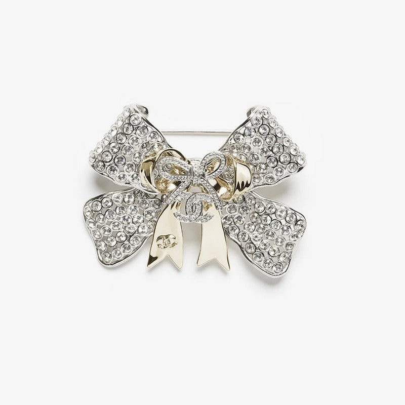 18K Chanel 25K Bow Tie Diamond Brooch