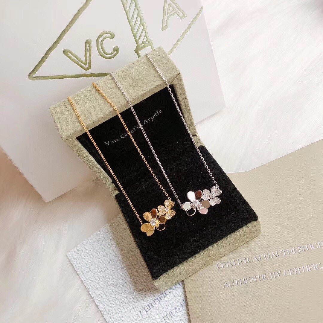 18K Van Cleef & Arpels Frivole Clover Clover Necklace