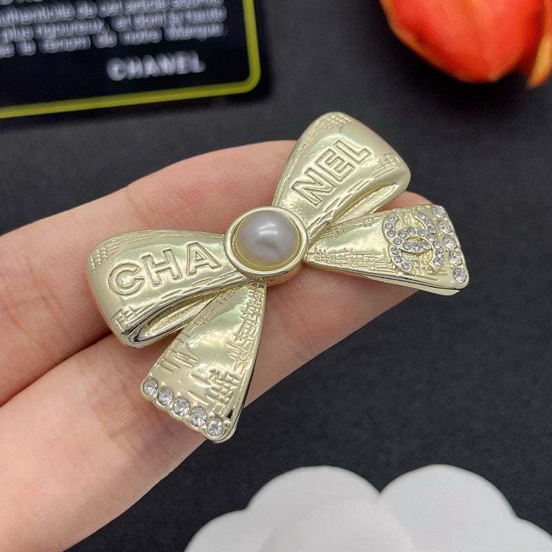 18K Chanel Bow Tie Gold Brooch