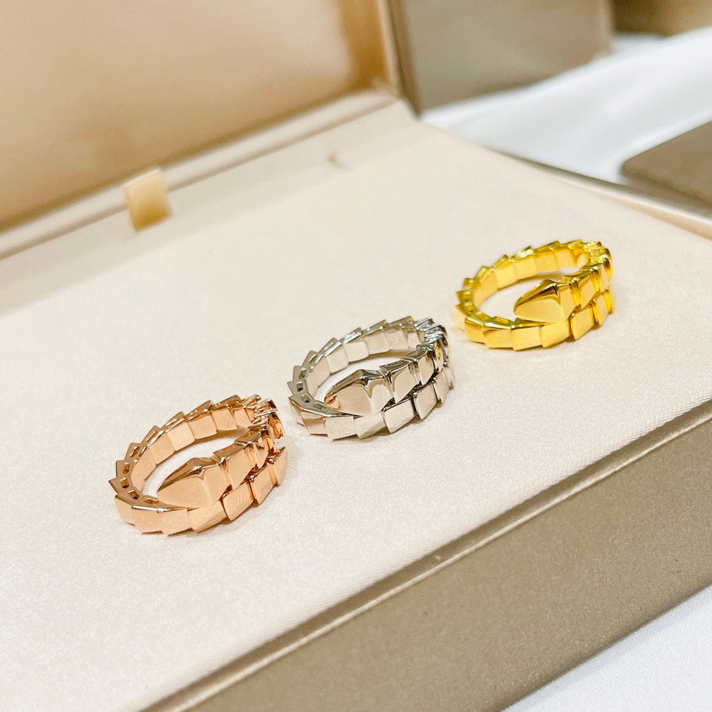 18K BVLGARI BV Serpenti Viper Ring