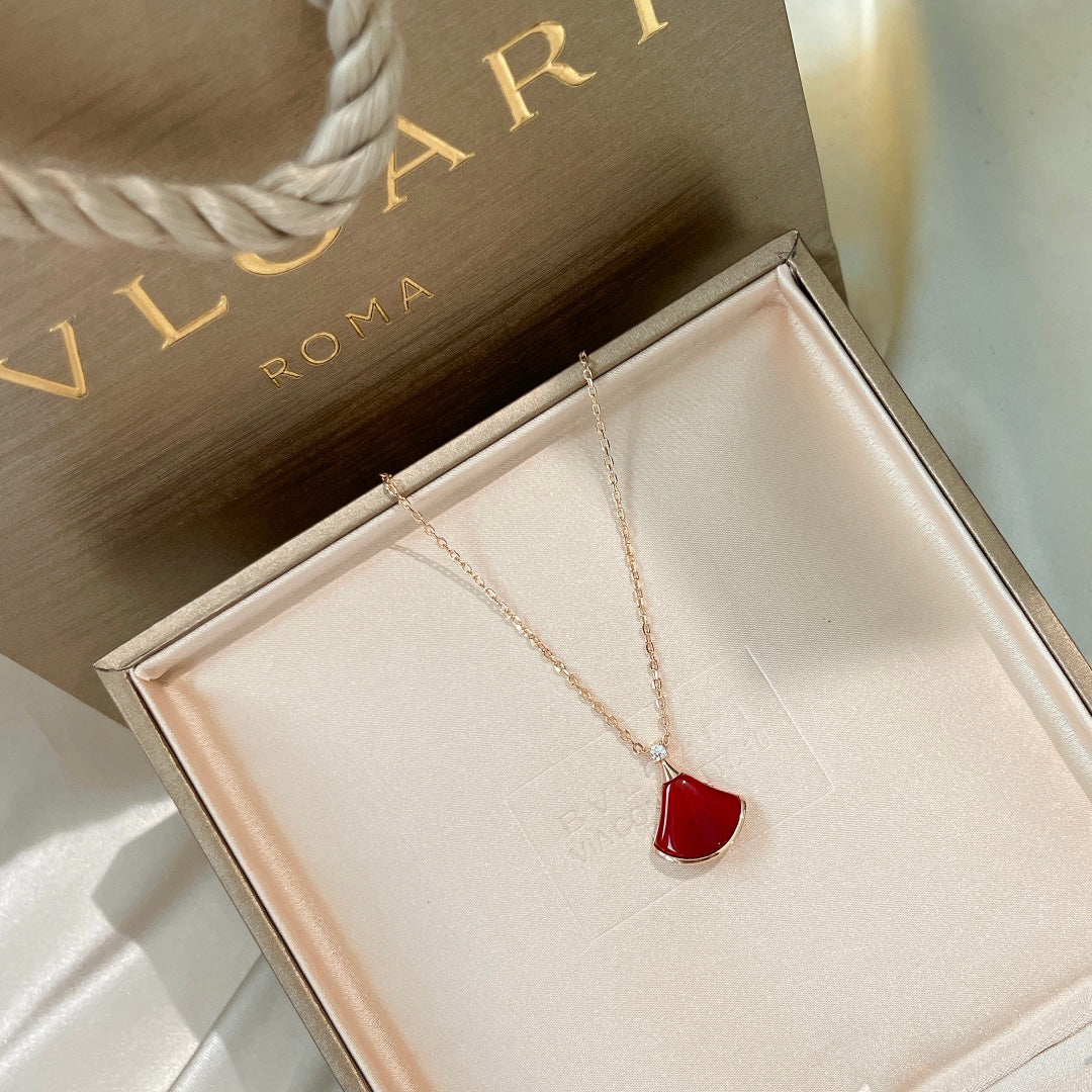 18K BVLGARI BV Divas' Dream Carnelian Necklace