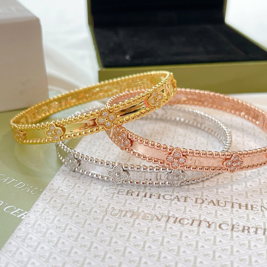 18K Van Cleef & Arpels Perlee Sweet Clovers Small Bracelet