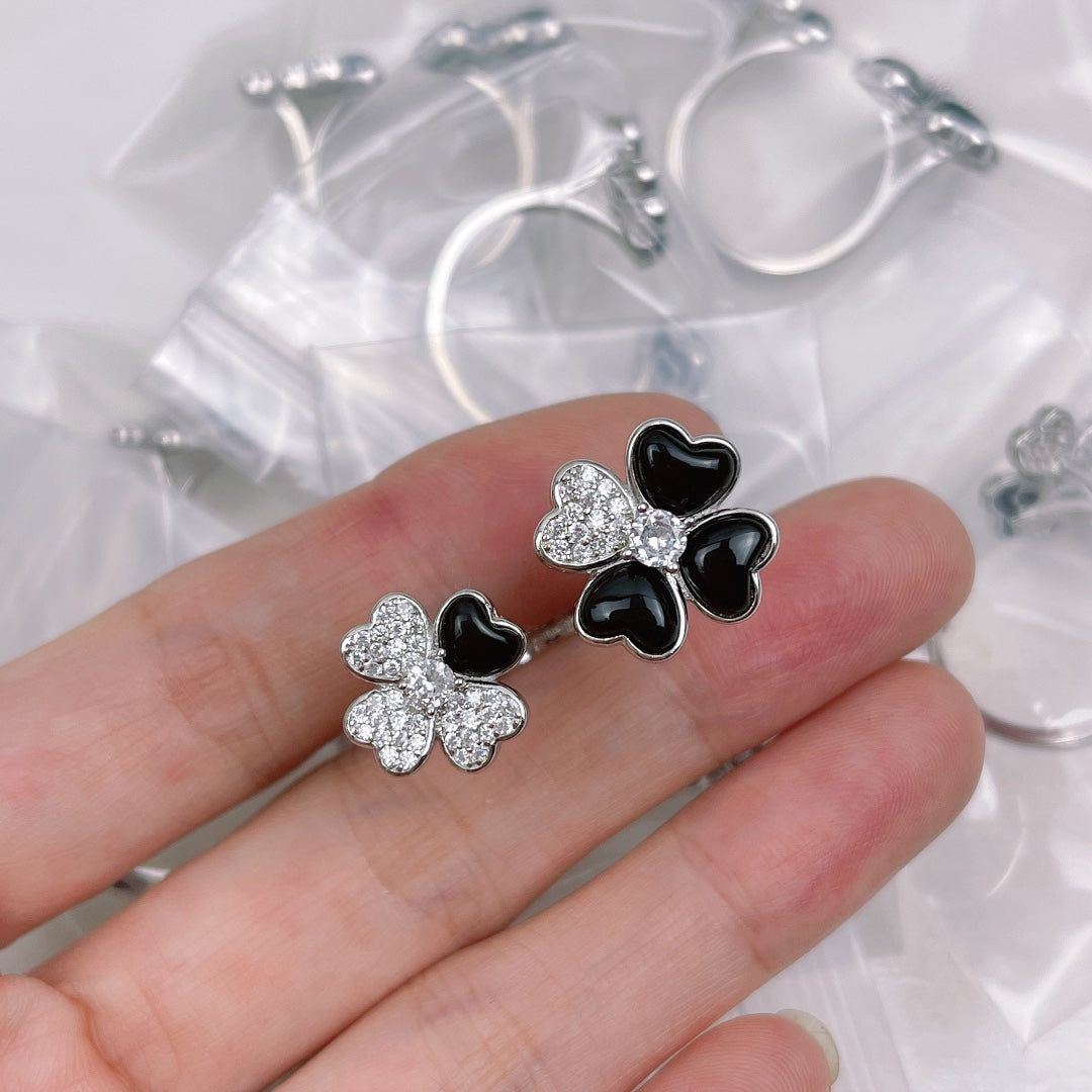 18K Van Cleef & Arpels Cosmos Between the Finger Diamond Ring
