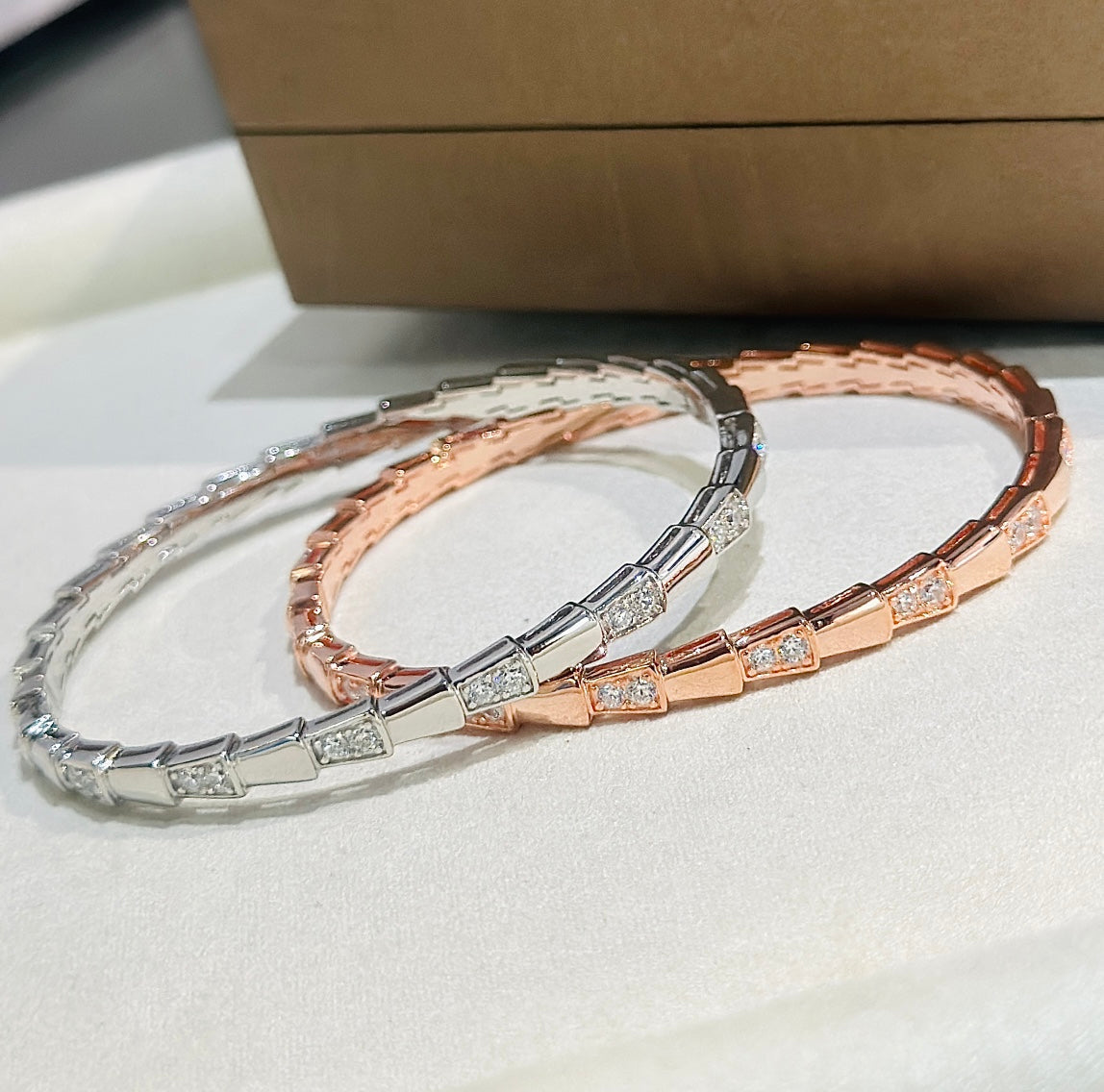 18K BVLGARI BV Serpenti Viper Demi Pave Diamond Bracelet