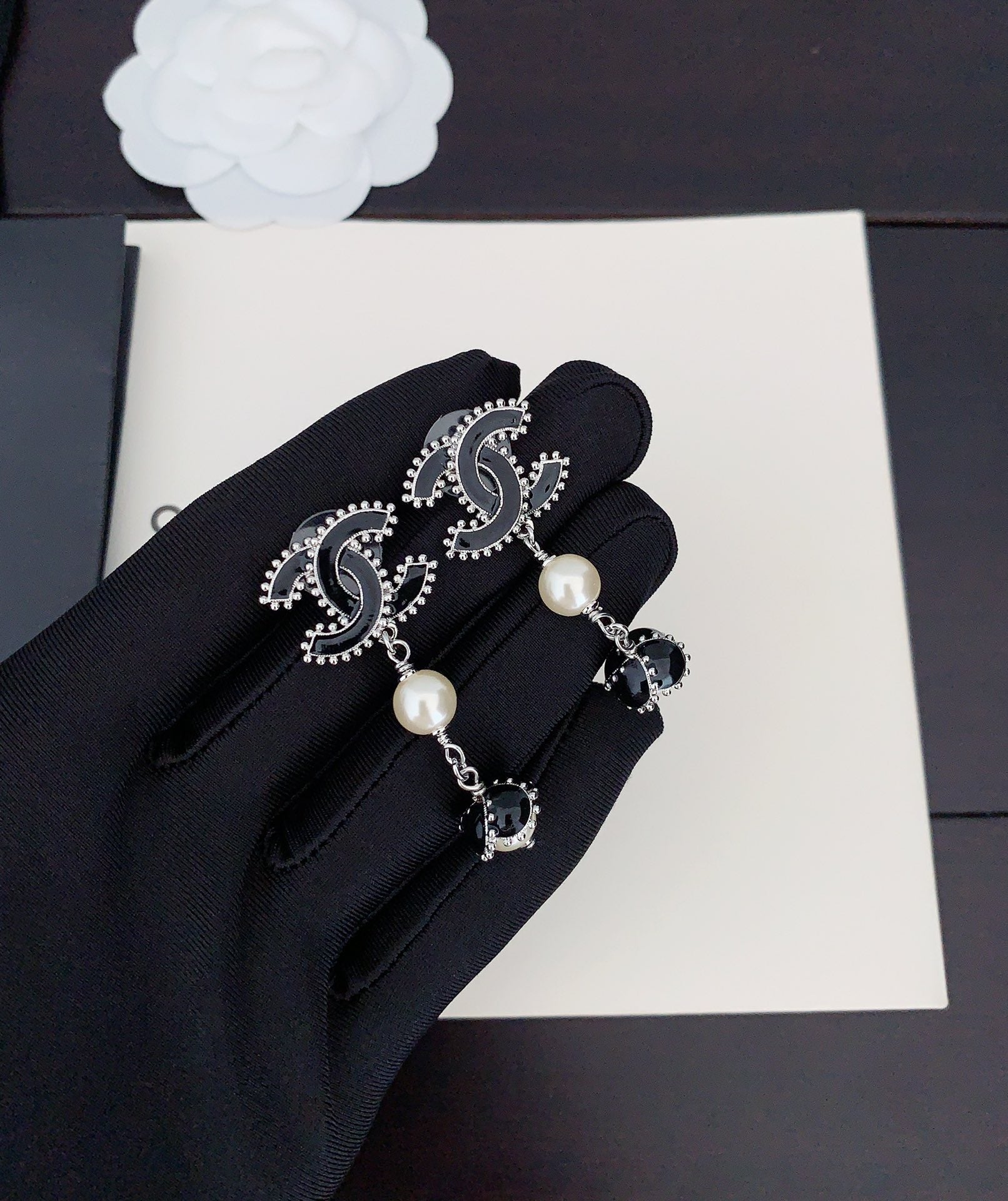 18K Chanel Pearl Crystals Earrings