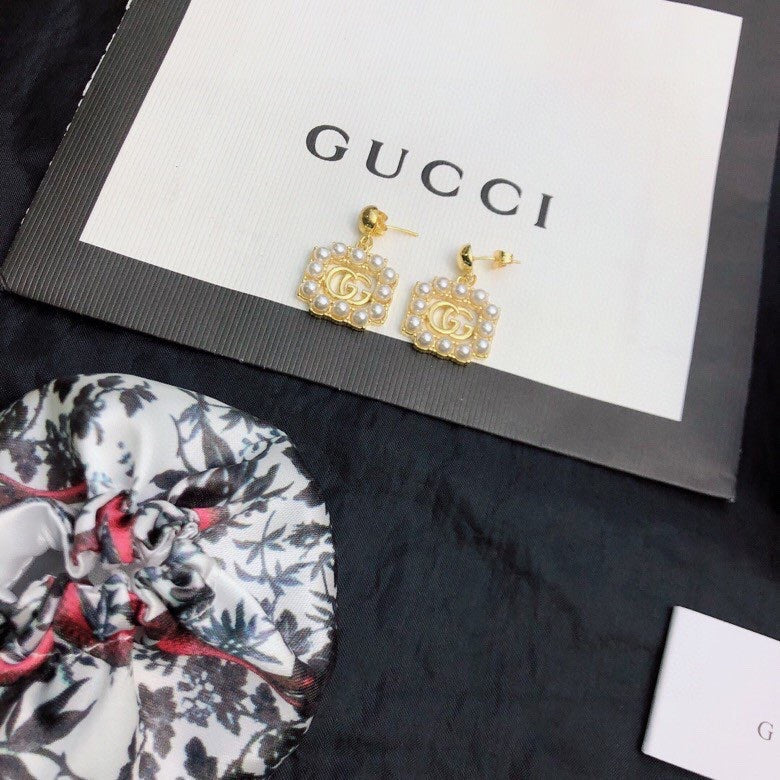 18K Gucci Square Pearls Earrings