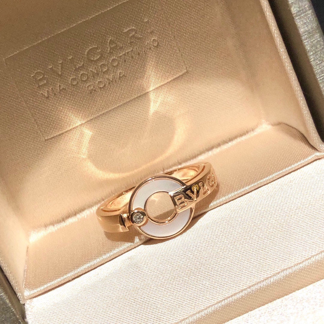 18K BVLGARI BV Pearl Ring