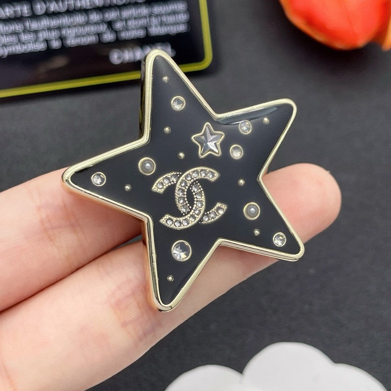 18K Chanel Star Gold Brooch