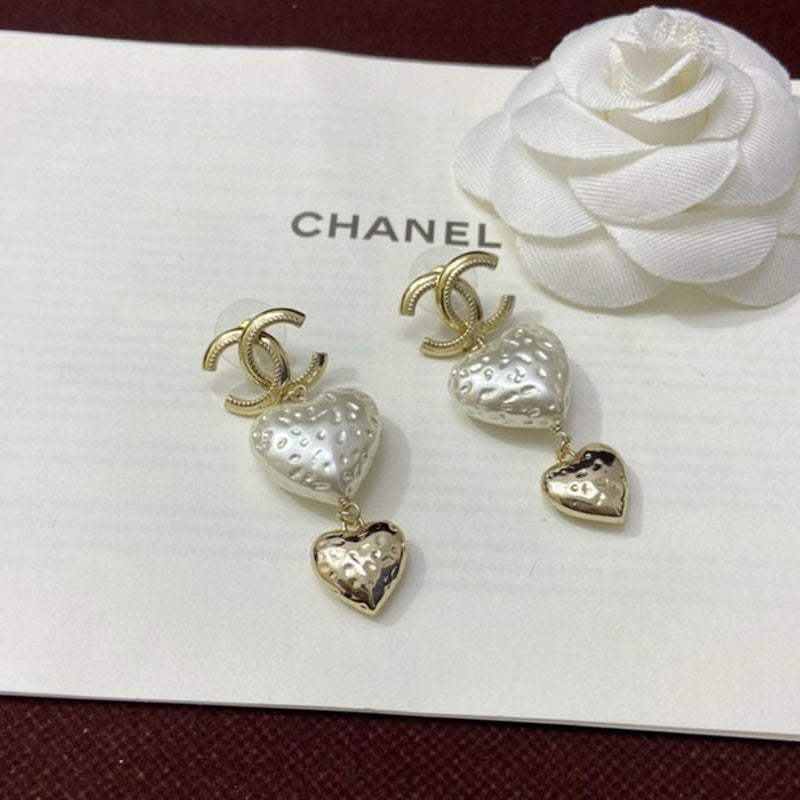 18K Chanel Heart Pearl Pendant Earrings