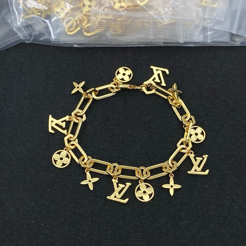 18K Louis Vuitton Blossom Gold Chain Bracelet