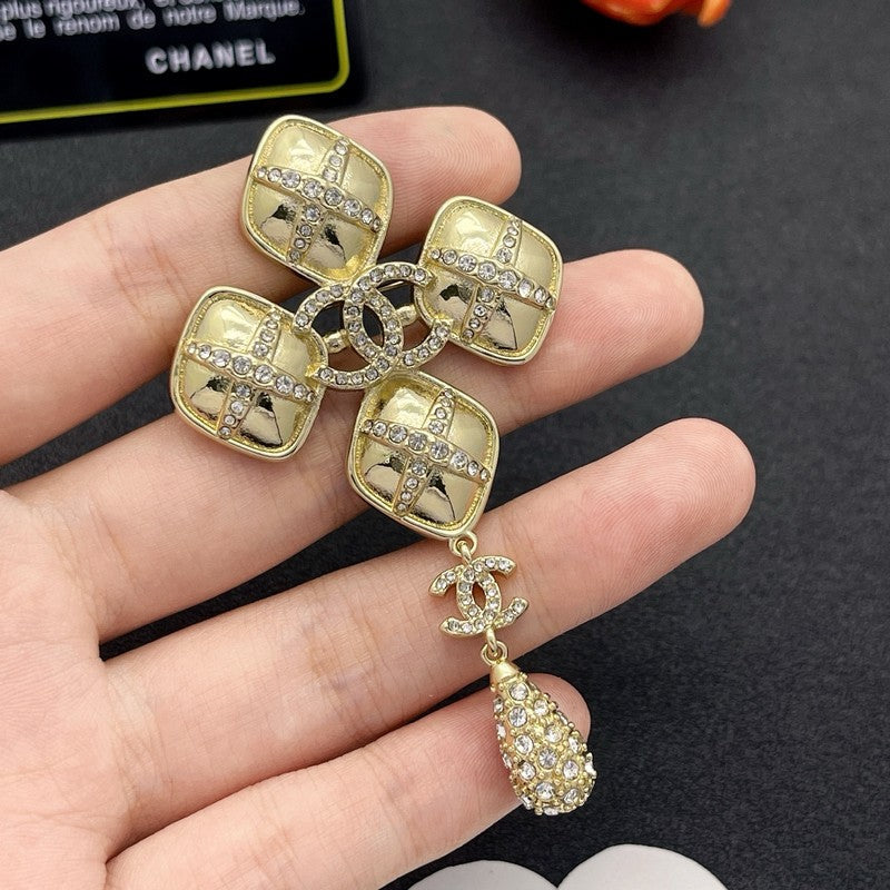 18K Chanel Diamond Shape Drop Brooch