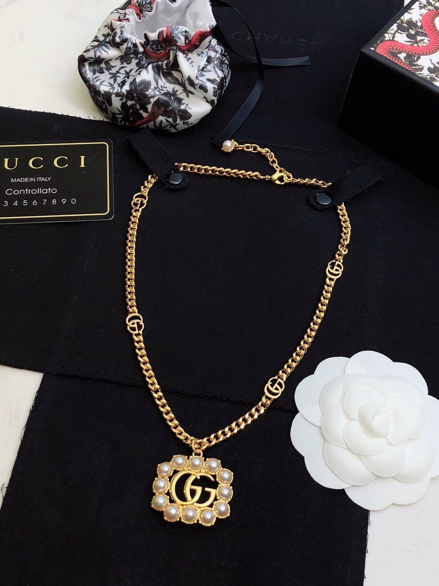 18K Gucci Pearl Necklace