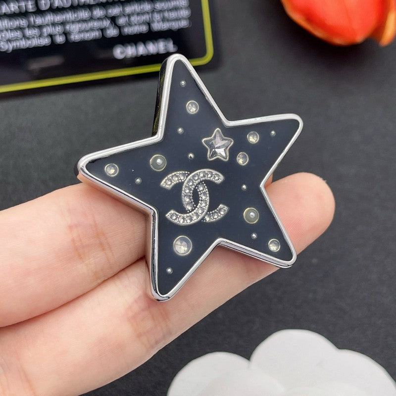 18K Chanel Star Gold Brooch