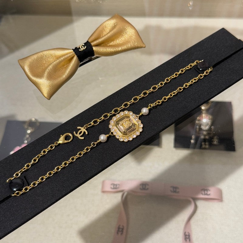 18K Chanel 25K Cube Pearl Choker Necklace