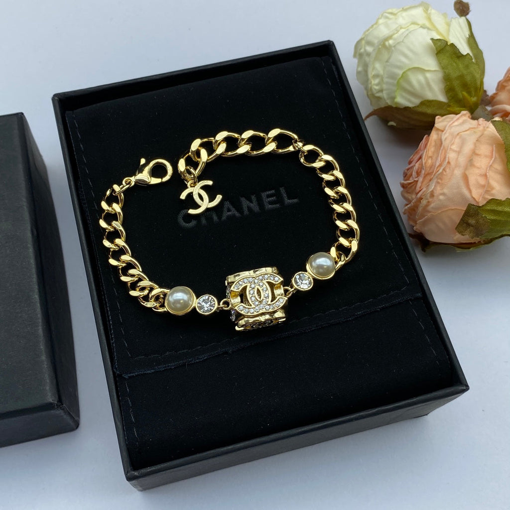 18K Chanel Box Pendant Pearl Bracelet