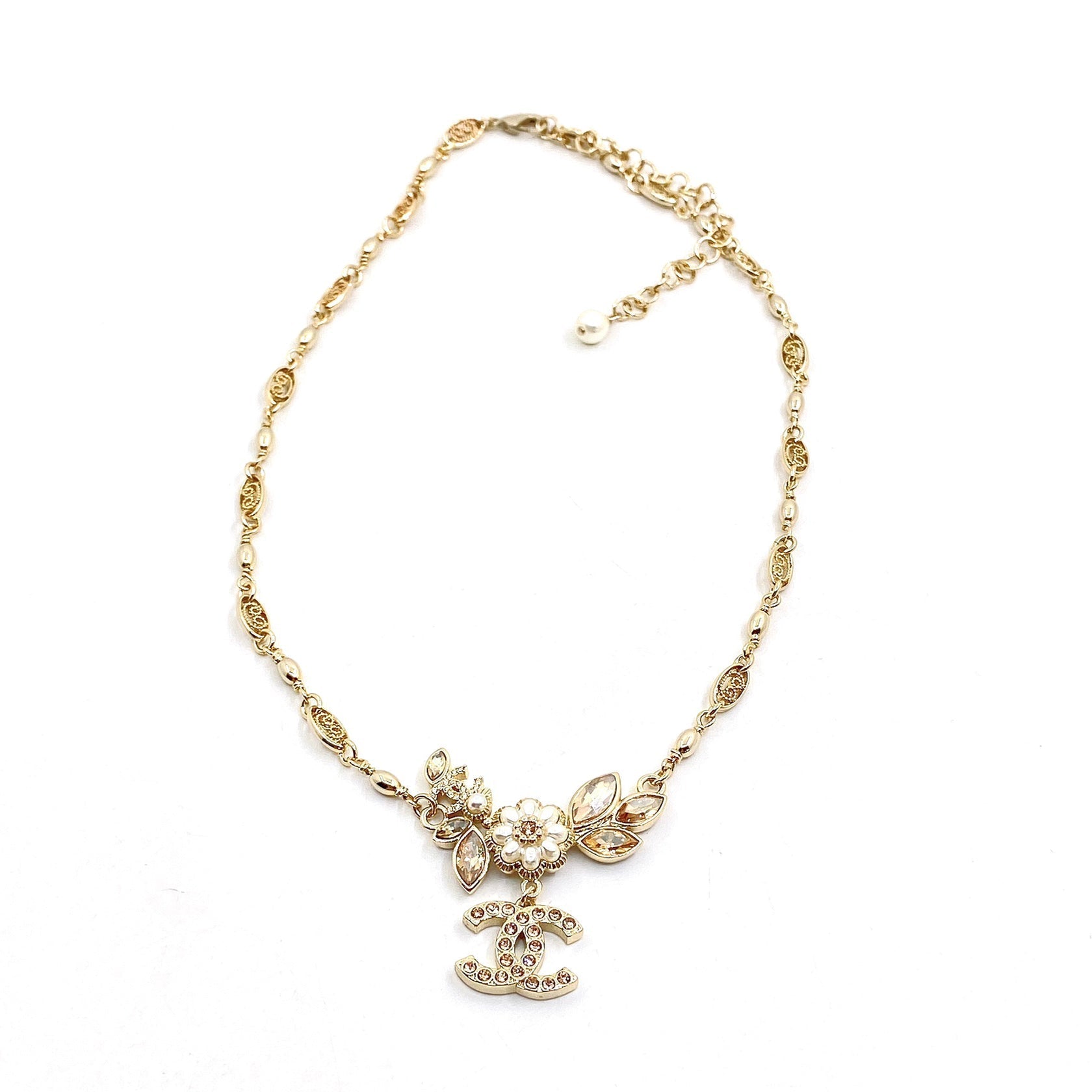 18K Chanel Flowers Diamonds Necklace