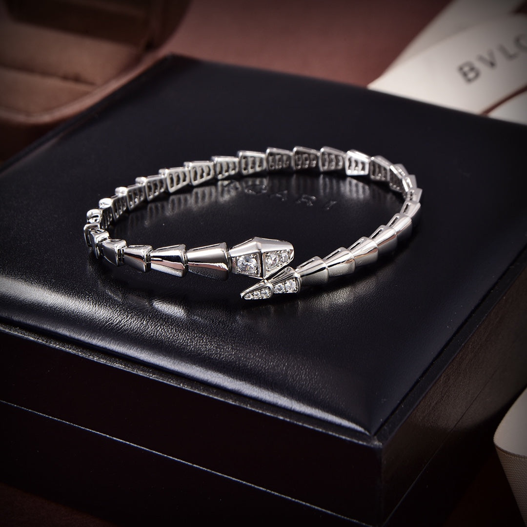 18K BVLGARI BV Serpenti Demi-Pave Diamonds Bracelet